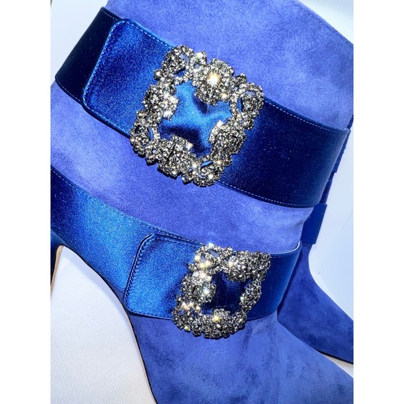 Manolo Blahnik Hangisi Blue Suede Ankle Bootie EU40 - Picture 8 of 13